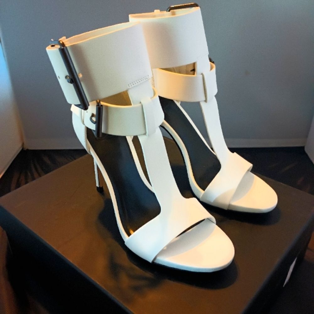 💯🔥AAJ by Aminah Women's ZAHARA Double Band High Heel Sandals, WHITE SIZE 5.5M